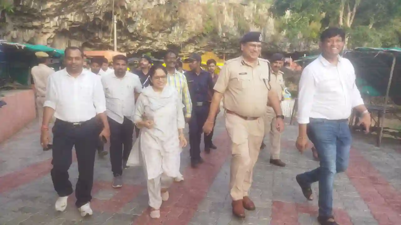 प्रतापगढ़ जिले में एक अप्रत्याशित स्थिति ने सभी को चौंका दिया