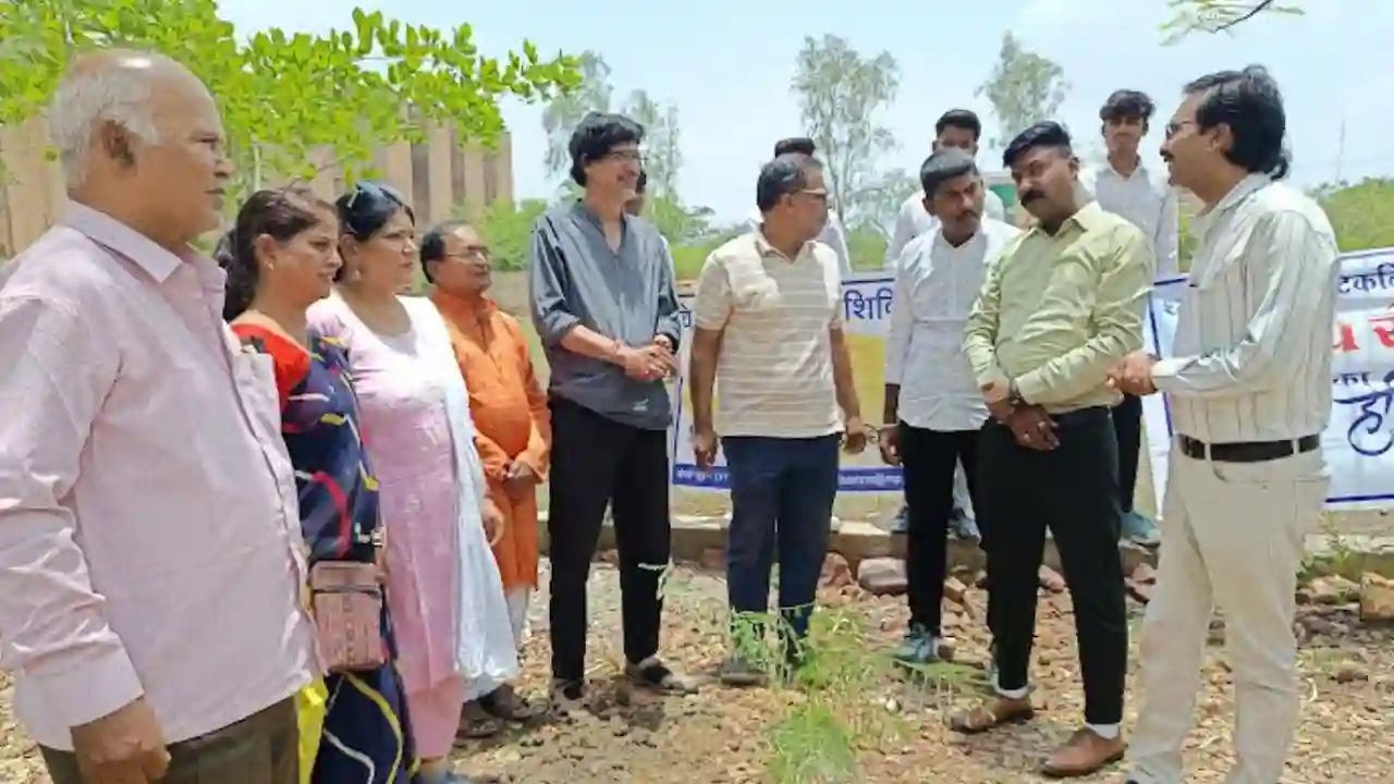 मानव और पर्यावरण के बीच का संबंध बहुत गहरा होता हैंं।