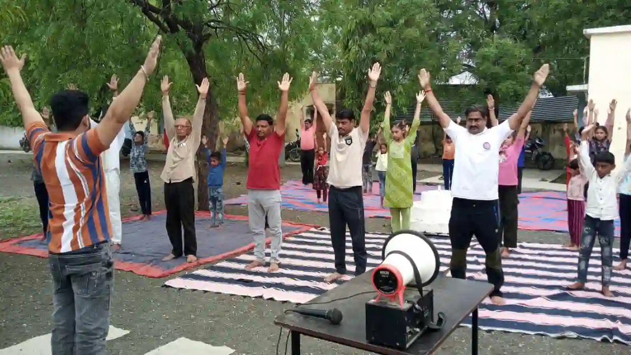 कुशाभाऊ ठाकरे मंडल के अंतर्गत भंवरासा में मनाया योग दिवस