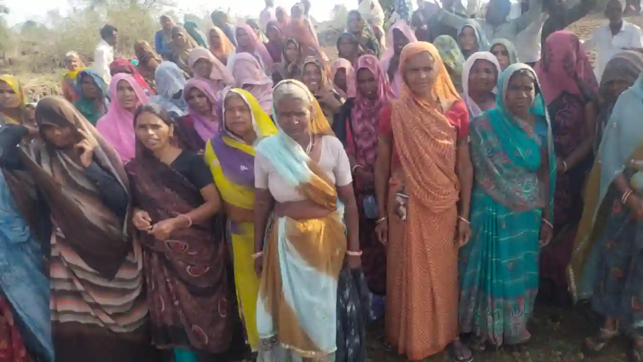 प्रतापगढ़ जिले की असावता पंचायत गांव उमरखेड़ी मे कोई विकास नहीं सिर्फ उठाए जाते बिल