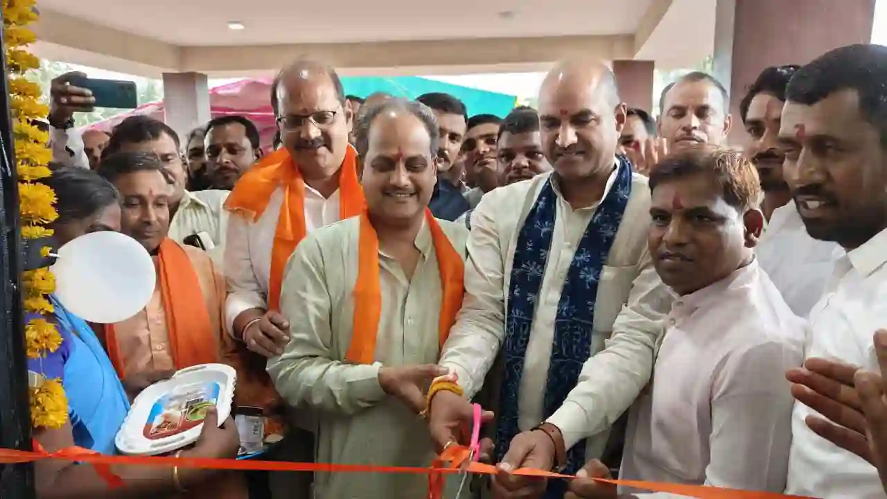 कांग्रेस केवल घोषणाएं करती है जबकि भारतीय जनता पार्टी जनहित के कार्यों को धरातल पर उतार कर इसे लोकहित में समर्पित करती है :- राजस्व मंत्री हेमंत मीणा ने कहाँ