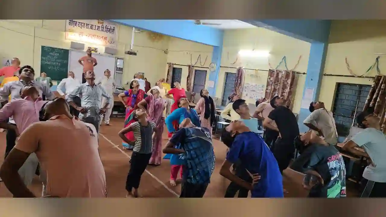 सांदीपनि विद्यालय सी एम राईज स्कूल में अंतर्राष्ट्रीय योग दिवस का आयोजन हुआ