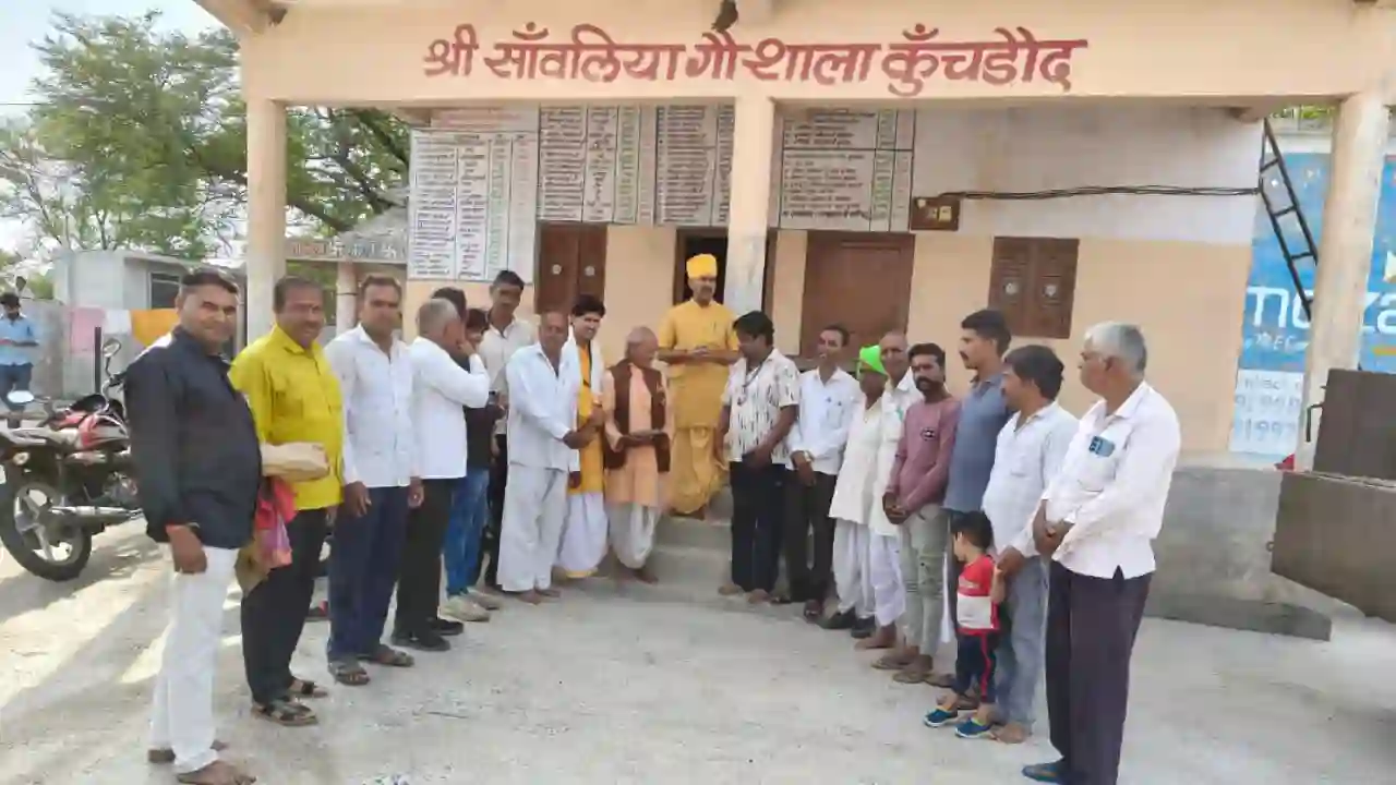 गौमाता को लाप्सी रोटी आदि नैवेद्य का भोग लगाने से नवगृह हो जाते है अनुकूल और देते है आशीर्वाद- गौभक्त प.भीमाशंकर शास्त्री