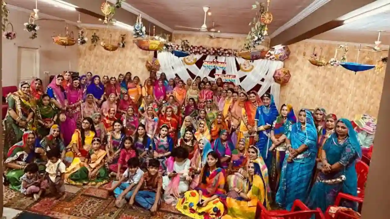क्षत्राणियों ने लहरिया महोत्सव मनाया, अपनी पारम्परिक लहरियां पोशाके धारण कर शिरकत की
