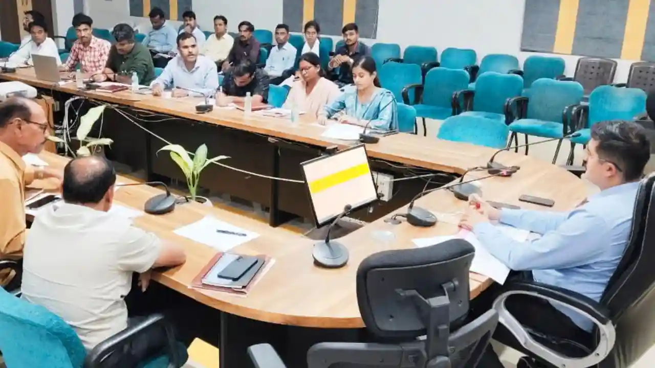 सीएम हेल्पलाइन के आवेदनों के निराकरण में लापरवाही पर होगी कार्यवाही