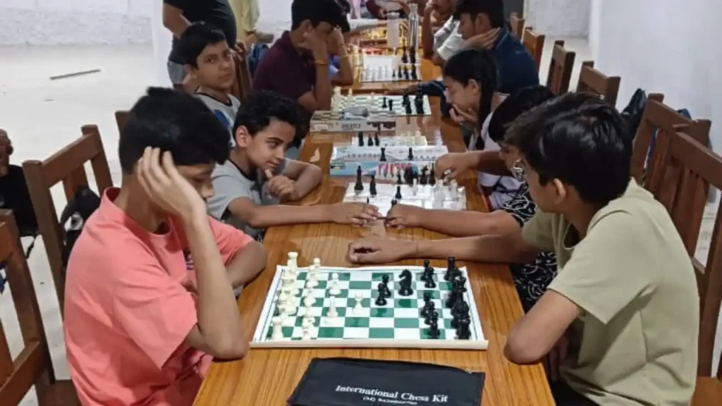 डिस्ट्रिक चैस एसोसिएशन द्वारा बच्चों को निशुल्क प्रशिक्षण प्रत्येक शनिवार और रविवार