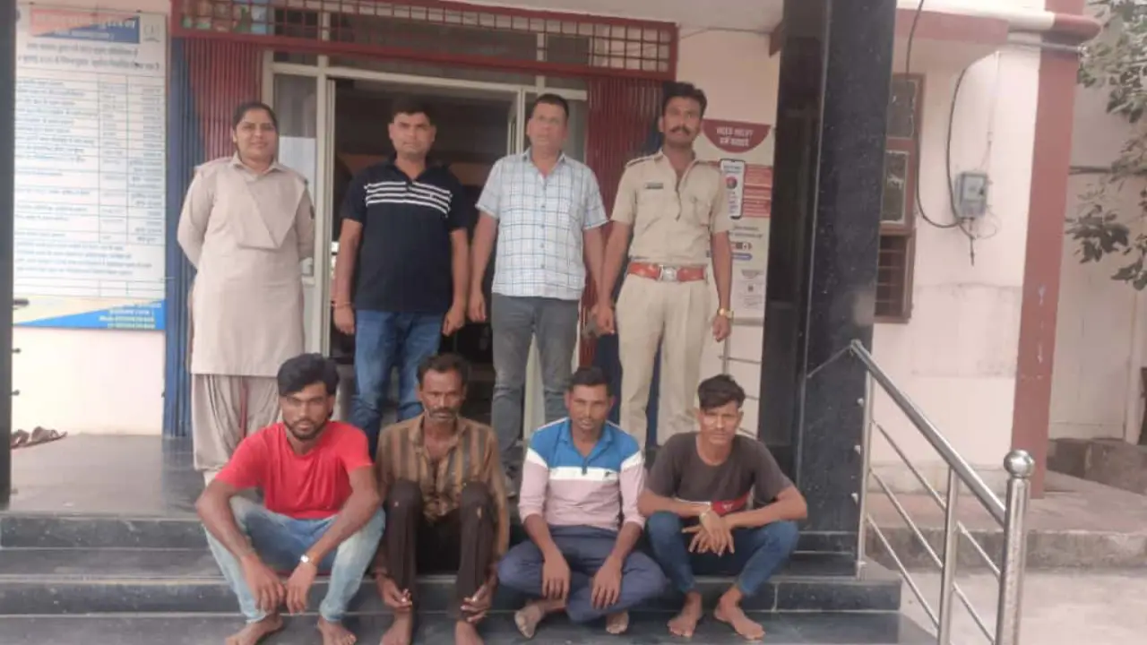 ऑपरेशन सुदर्शन चक्र के तहत थाना घण्टाली की कार्यवाही लम्बे समय से फरार 05 स्थाई वारण्टीयो को किया गिरफ्तार ऑपरेशन सुदर्शन चक्र के तहत थाना घण्टाली की कार्यवाही लम्बे समय से फरार 05 स्थाई वारण्टीयो को किया गिरफ्तार
