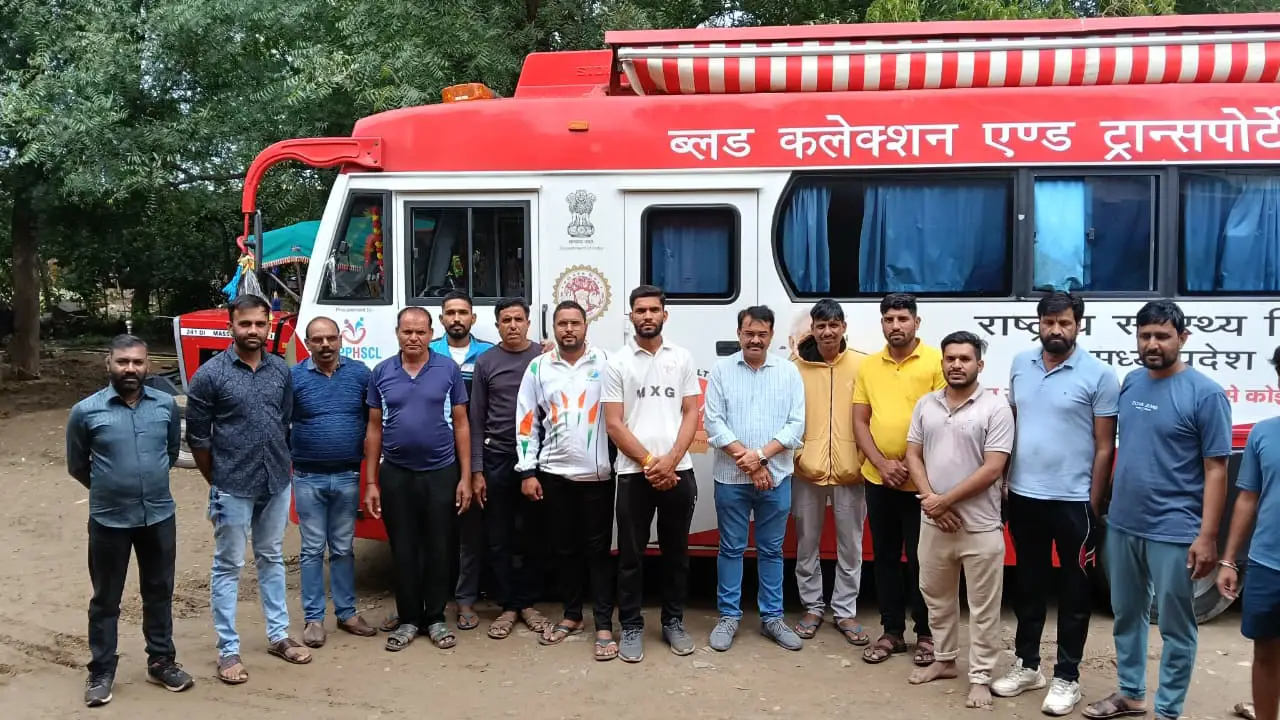 प्रथम पुण्यतिथि पर विशाल रक्तदान शिविर चौकानखेड़ा में सम्पन्न हुआ