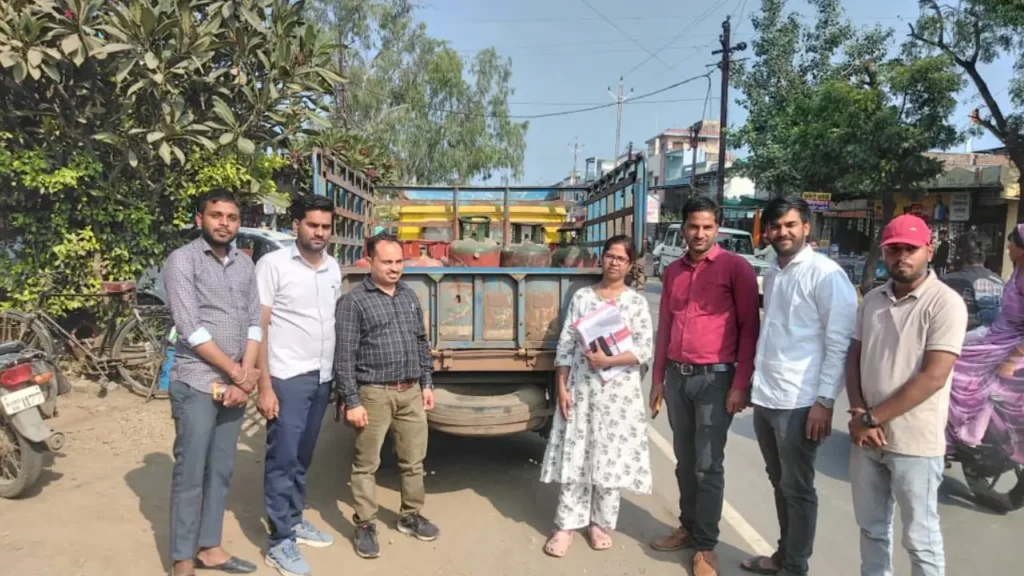 घरेलू गैस सिलेंडरों के अवैध उपयोग पर की गई कार्रवाई, 16 सिलेंडर जब्त