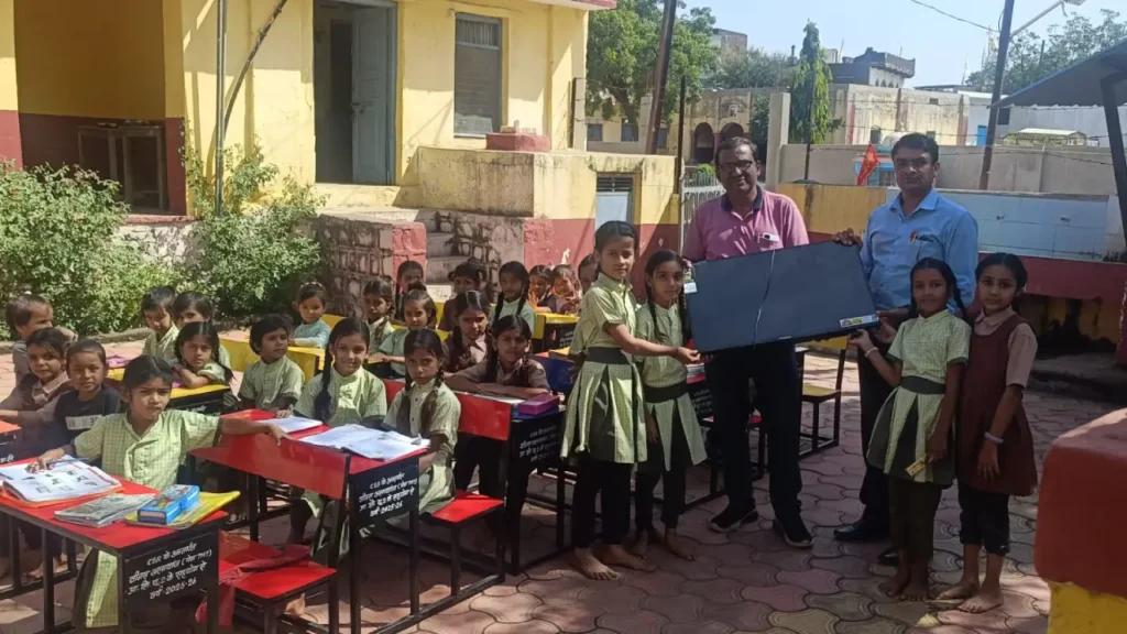 धुंधड़का कन्या प्राथमिक विद्यालय में एलईडी टीवी फर्नीचर तथा स्टेश्नरी पाकर कन्याओं में हर्ष की लहर