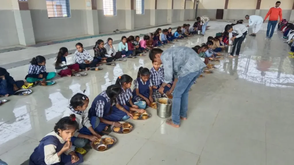 जन शिक्षा केंद्र झांतला पर 449 बच्चों ने ओलम्पियाड,परीक्षा में भाग लिया।