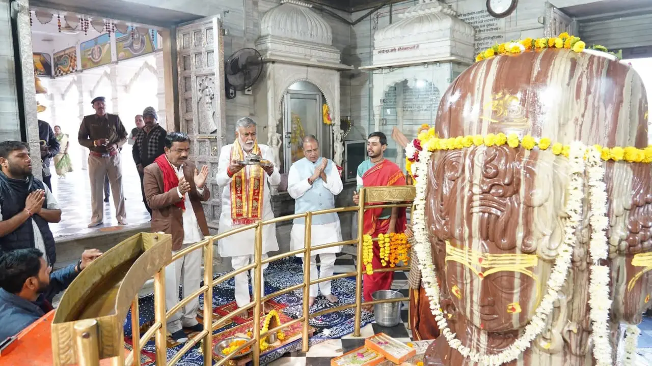 कैबिनेट मंत्री श्री पटेल ने भगवान पशुपतिनाथ के दर्शन कर की पूजा-अर्चना