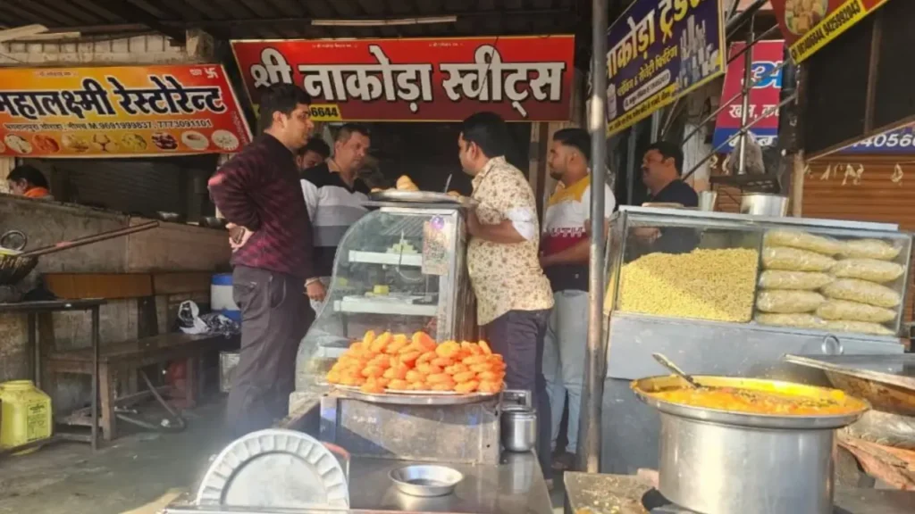 खाद्य विभाग की टीम द्वारा 6 दुकानों से 7 घरेलु गैस सिलेण्‍डर जप्‍त