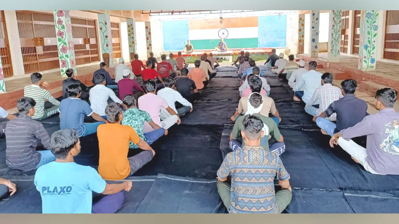 जिला विधिक सेवा प्राधिकरण, नीमच द्वारा योग शिविर का आयोजन