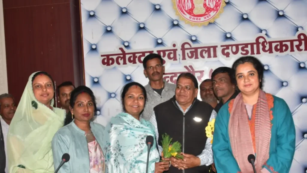 कलेक्टर श्रीमती गर्ग ने 36 बीएलओ को एसआईआर कार्य की शत-प्रतिशत उपलब्धि पर किया सम्मानित