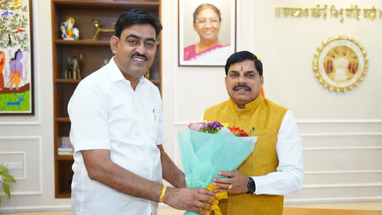 लोकप्रिय विधायक विपिन जेन ने मुख्यमंत्री से मुलाकात कर मंदसौर के मास्टर प्लान-2041 की विसंगतियों के संबंध में की चर्चा