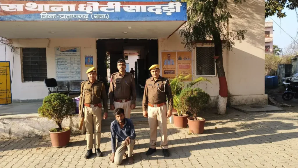 मन्दिर में चोरी के मामले में वांछित अभियुक्त को किया गिरफ्तार