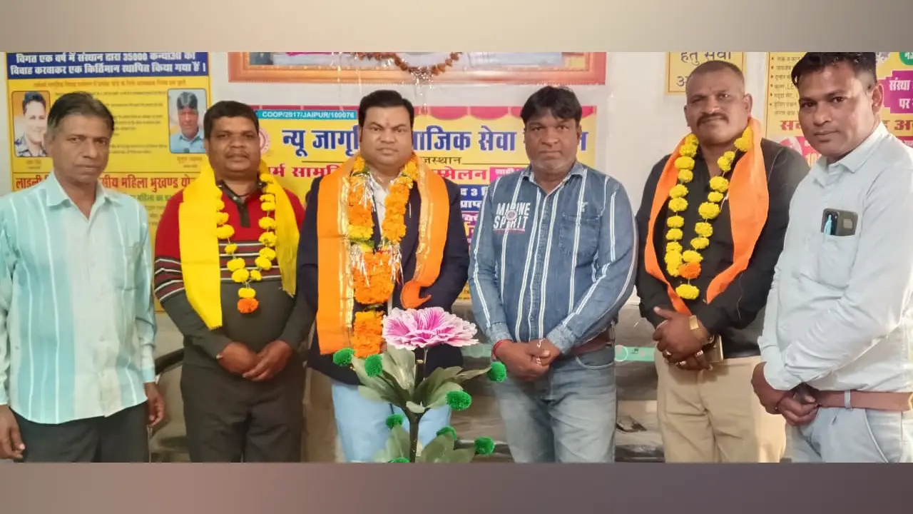 आदि कर्मयोगी अभियान महिला स्वरोजगार के लिए एकल महिलाओ के उत्थान योजनाओ के लिए विकास अधिकारी राकेश कुमार निनामा ने किया संजीवनी सेवा संस्थान के कार्यों का अवलोकन