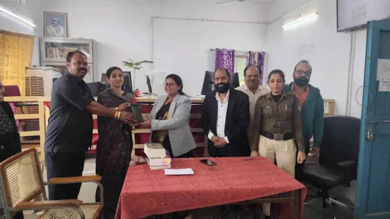 लोक अदालत की सफलता पति-पत्नी ने किया साथ रहने का फैसला