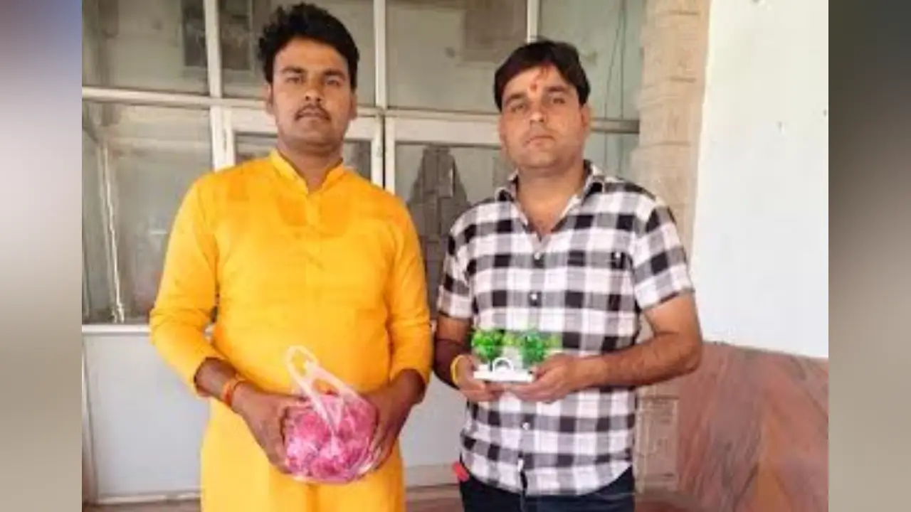 मंदसौर के भक्त ने सांवरियाजी को चढ़ाया चांदी को खेत