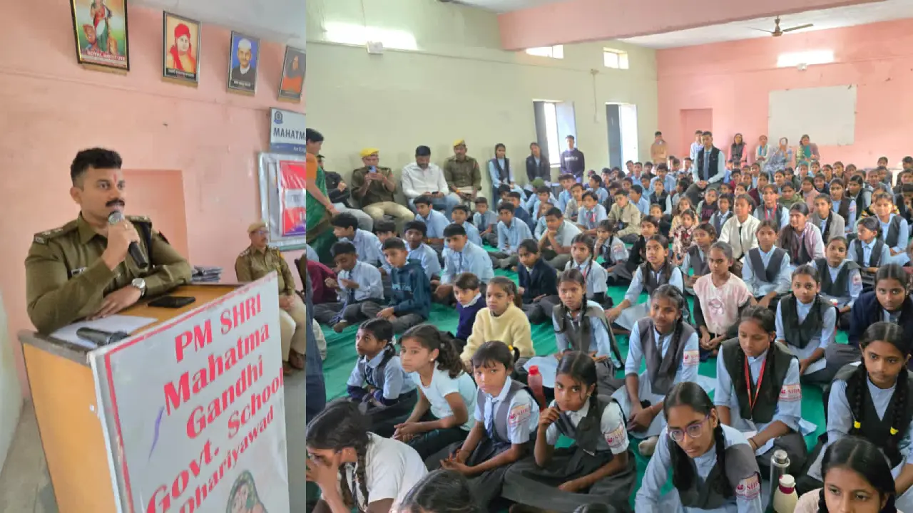 प्रतापगढ़ पुलिस अधीक्षक बी आदित्य जी के द्वारा "सद्भावना अभियान" के तहत विद्यार्थी संवाद का आयोजन कर विद्यार्थीयो को ट्रेक सुट का किया वितरण विद्यार्थीयो को नशे से दूर रहने का संदेश दिया गया।