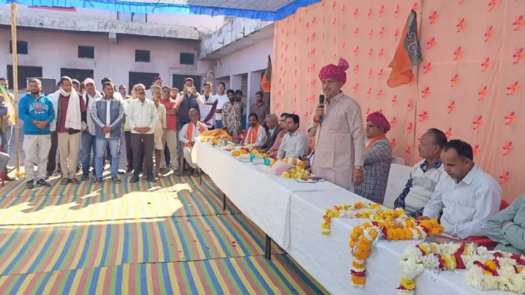 अरनोद में विकास रथ के माध्यम से घर-घर पहुँची प्रदेश की भजन लाल सरकार की उपलब्धियां; राजस्व मंत्री ने गिनाईं बिजली, पानी और सड़क की सौगातें