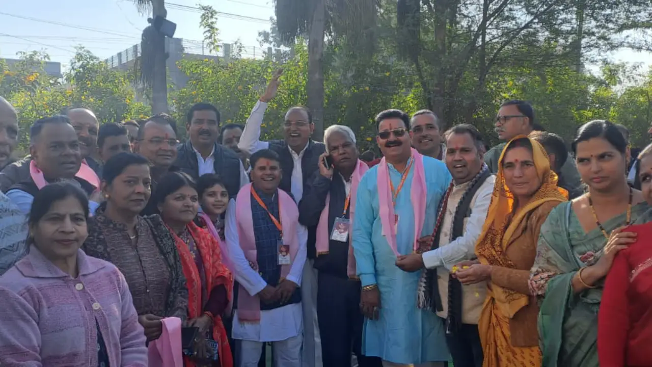 512 यात्रियों का दल गोवर्धननाथ जी (मथुरा) की यात्रा के लिए रवाना ,राज्यसभा सांसद श्री गुर्जर मित्र मंडल के द्वारा यात्रियों का स्वागत किया गया