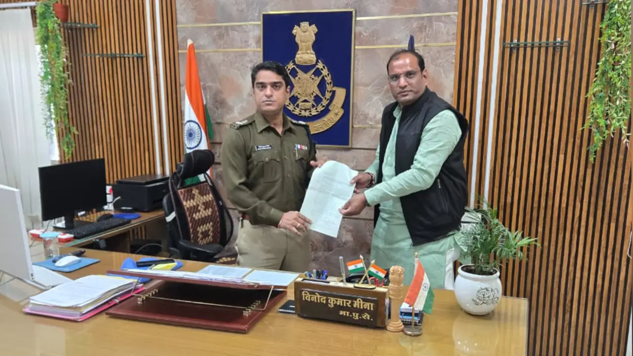 कांग्रेस नेता राकेश पाटीदार को लेकर गलत खबर प्रकाशित करने पर एसपी से मिला कांग्रेस का प्रतिनिधि मंडल