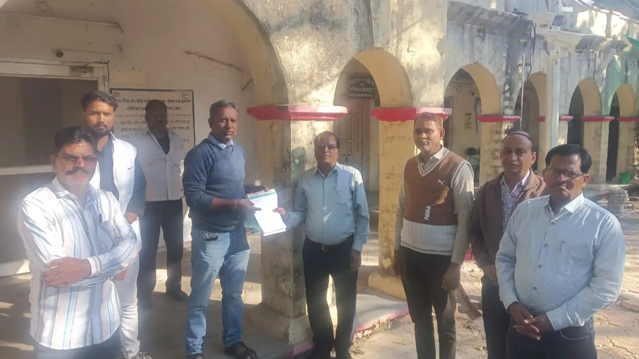 अपनी मांगों को लेकर आज मध्य प्रदेश राज्य शिक्षक संघ ने मुख्यमंत्री के नाम ज्ञापन दिया