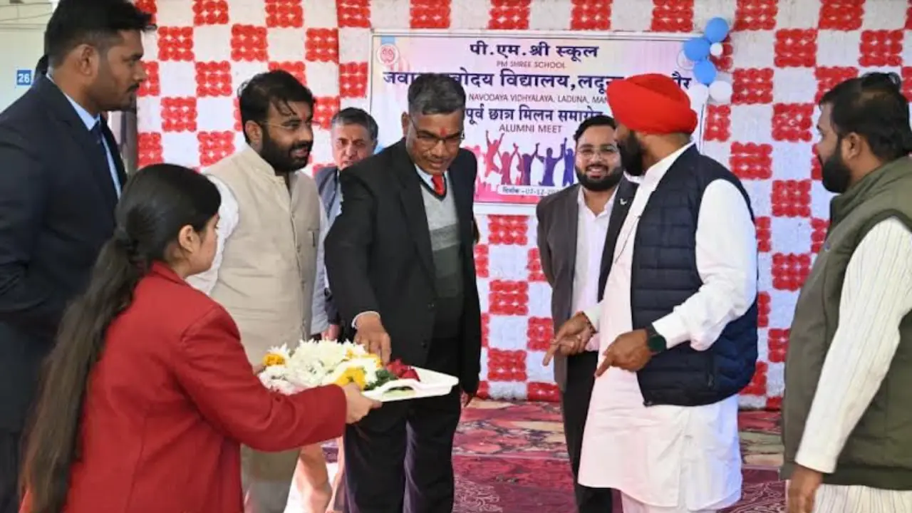 जेएनवी पूर्व छात्र संघ, मन्दसौर द्वारा भव्य अलुम्नी मीट का आयोजन किया गया।