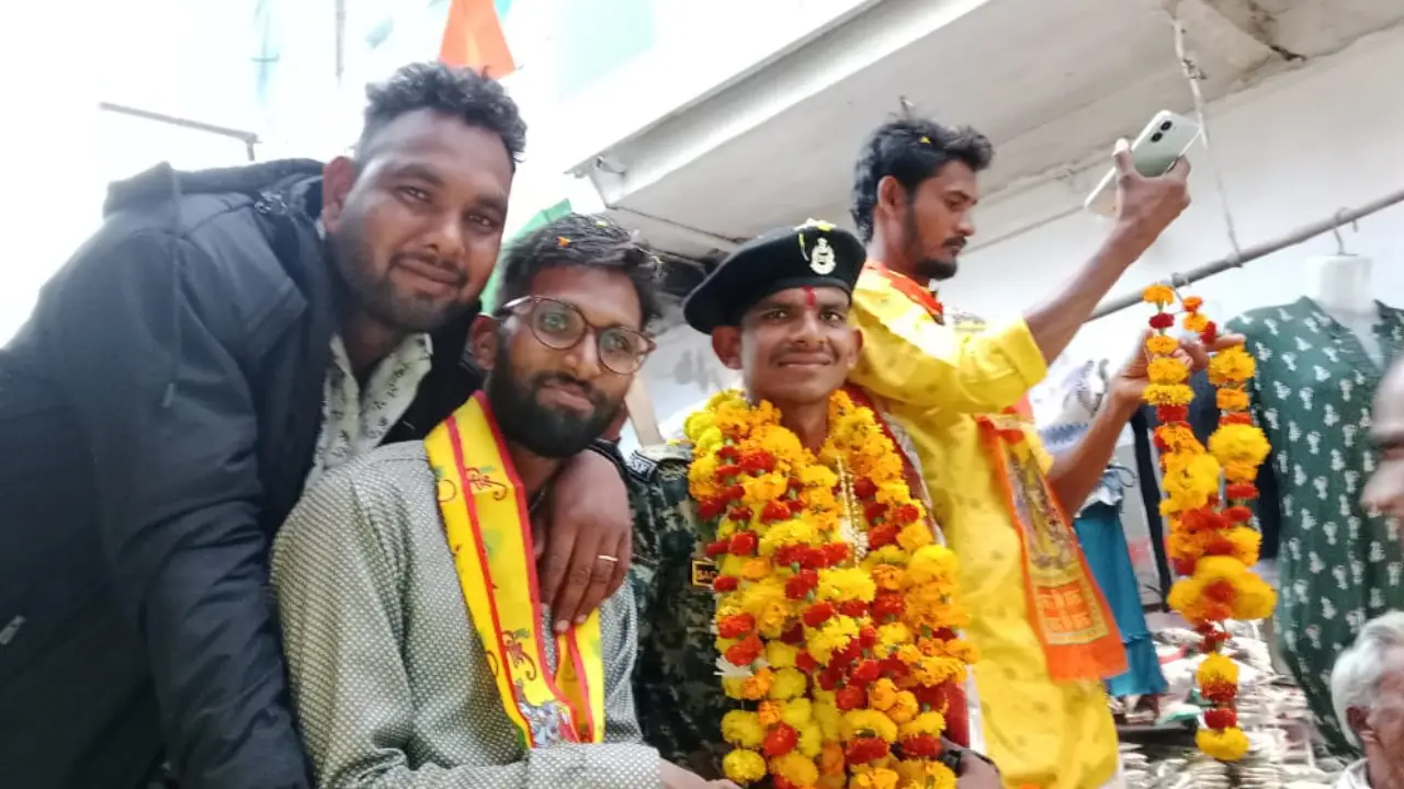 कुकडेश्वर समीपस्थ ग्रामसांकरिया खेडी पंचायत के के सरपंच मनोहर सिंह राठौर के सुपुत्र सचिन राठौर का नगर प्रवेश पर भव्य स्वागत सत्कार एवं सम्मान किया गया