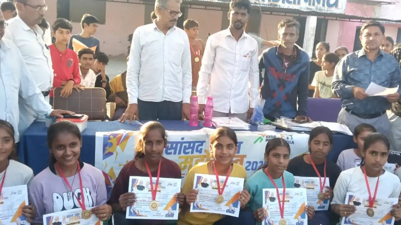 शा.उ.मा.वि.झांतला में सांसद खेल महोत्सव का आयोजन संपन्न।