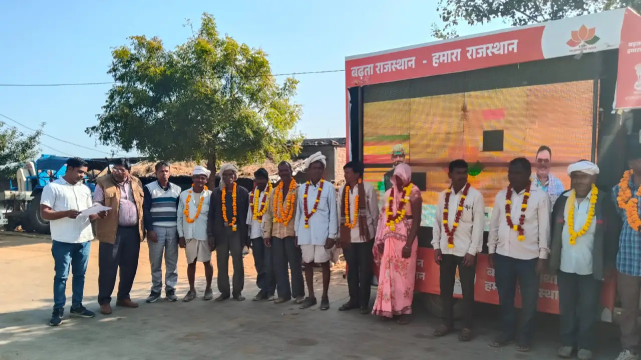 प्रतापगढ़ विधानसभा में विकास रथ का भव्य स्वागत