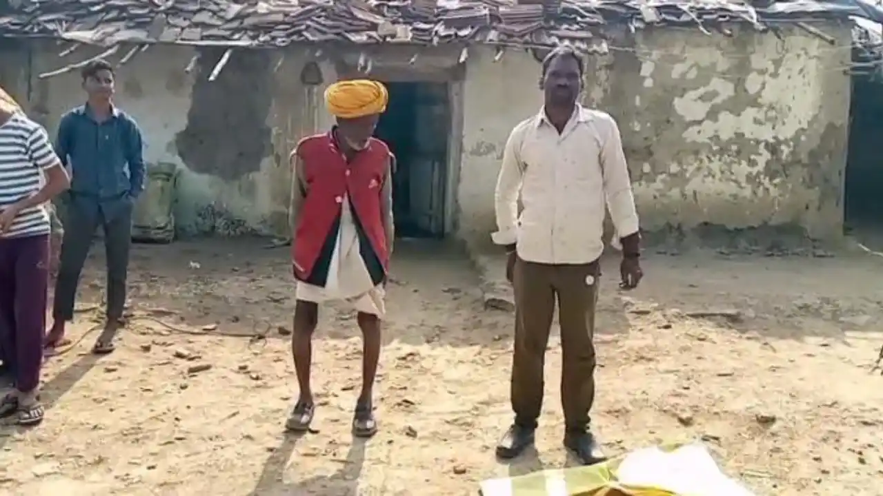 प्रतापगढ़ बहुजन समाज पार्टी जिलाध्यक्ष कमल मीणा बहुजन समाज पार्टी जिला प्रभारी हमीनुर खान पठान साहब द्वारा चलो गांव कि ओर अभियान