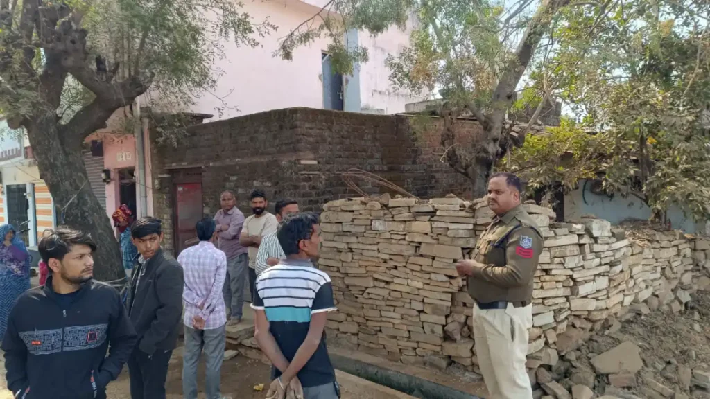 रात के सन्नाटे में वार्ड क्रमांक एक में चोरी, चोरों ने चाकू दिखाकर महिला को डराया, नकदी-जेवर ले उड़े