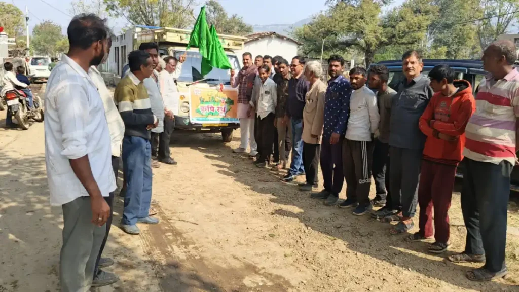 कृषि रथ को हरी झंडी दिखाकर रवाना किया गया