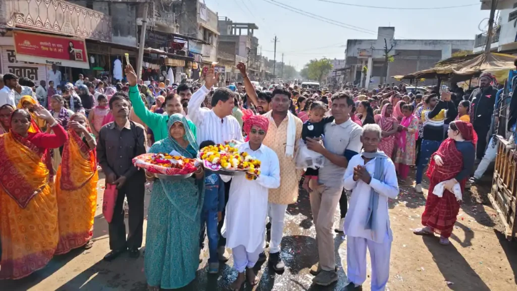 चीताखेड़ा से राजस्थान के सुबी श्याम तक डीजे व ढोल ढमाकों के साथ निकली पैदल यात्रा