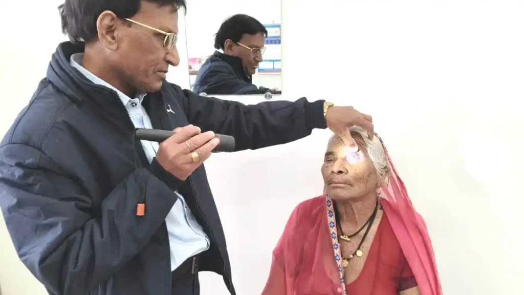 संकल्‍प से समाधान अभियान - मनासा में नि:शुल्‍क नैत्र रोग, मोतियाबिंद जांच शिविर सम्‍पन्‍न