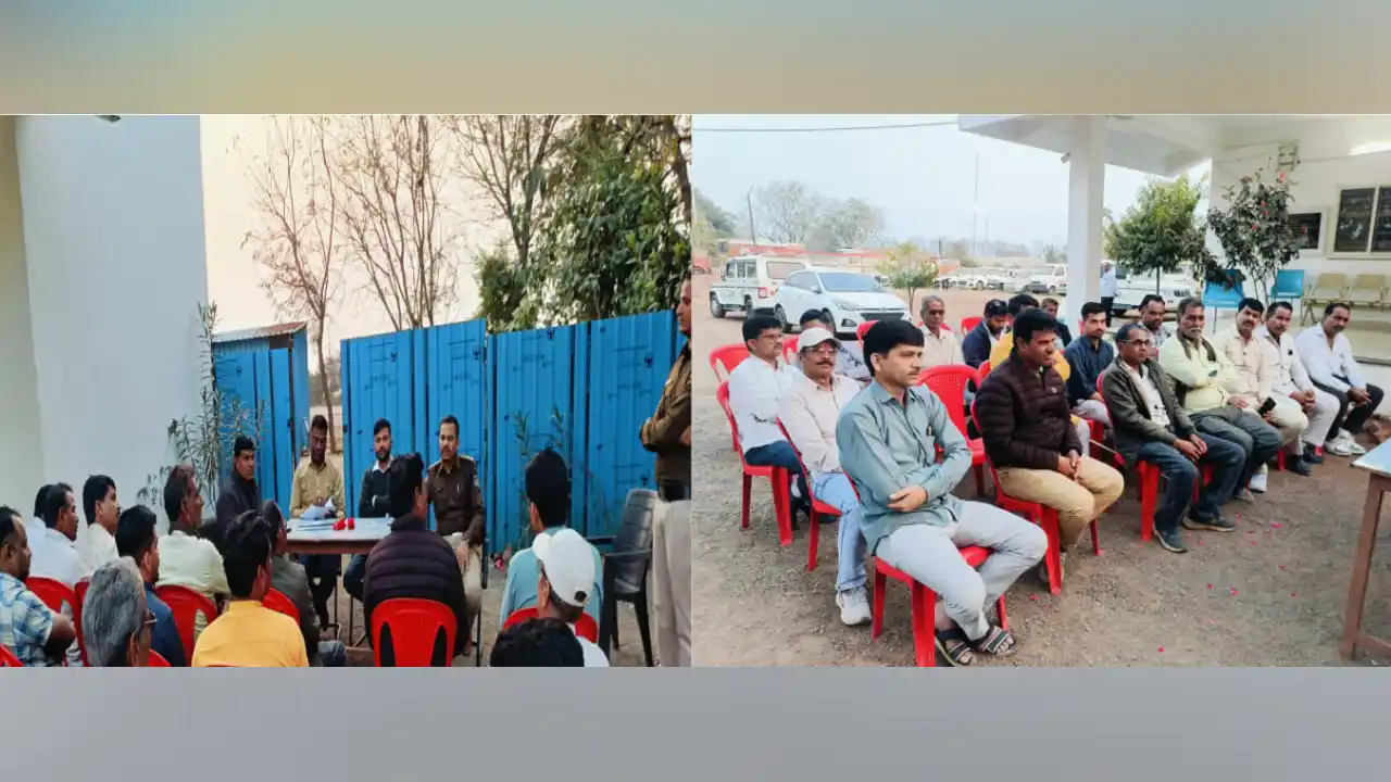 आगामी त्यौहारों को लेकर सरवानिया पुलिस चौकी पर शांति समिति की बैठक संपन्न आगामी त्यौहारों को लेकर सरवानिया पुलिस चौकी पर शांति समिति की बैठक संपन्न