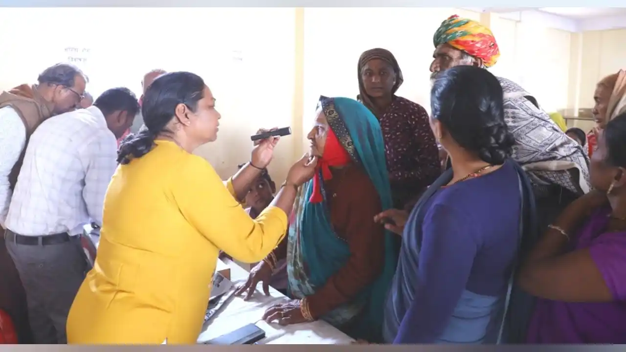 नीमच में विशाल नैत्र रोग जांच एवं मोतियाबिंद जांच शिविर 423 नेत्र रोगी लाभान्वित