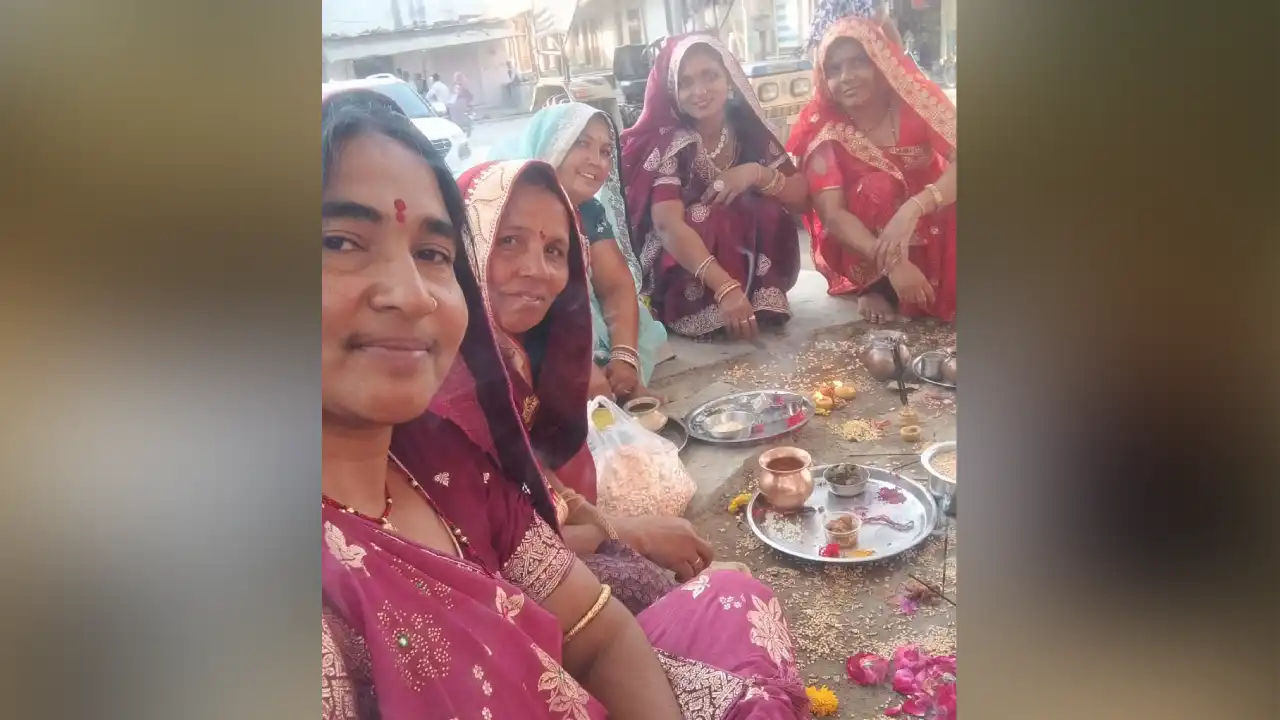 परिवार की खुशहाली समृद्धि की मनोकामनाओं के साथ दशा माता पूजन हुआ