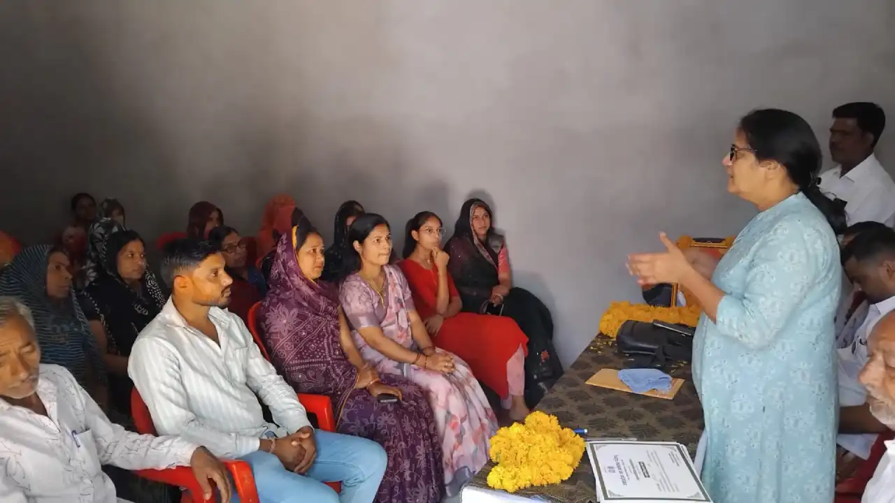 नवांकुर सखियों एवं प्रस्फुटन समितियों के प्रशिक्षण से होगा समाज का विकास - श्रीमती बैरागी