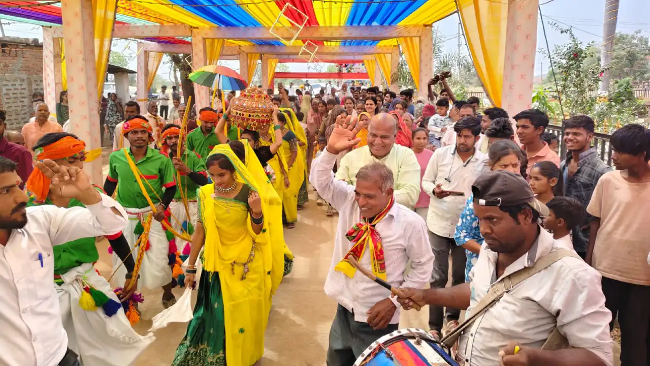 नवरात्र की घटस्थापना और श्रद्धा का संगम नुकीले पत्थरों पर थिरके कदम