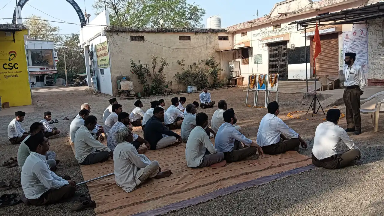 हिन्दू नववर्ष गुड़ी पड़वा पर नगर में उत्साहपूर्ण भव्य आयोजन, मिश्री-नीम के पत्तों के साथ नगरवासियों को दी गई नववर्ष की बधाई