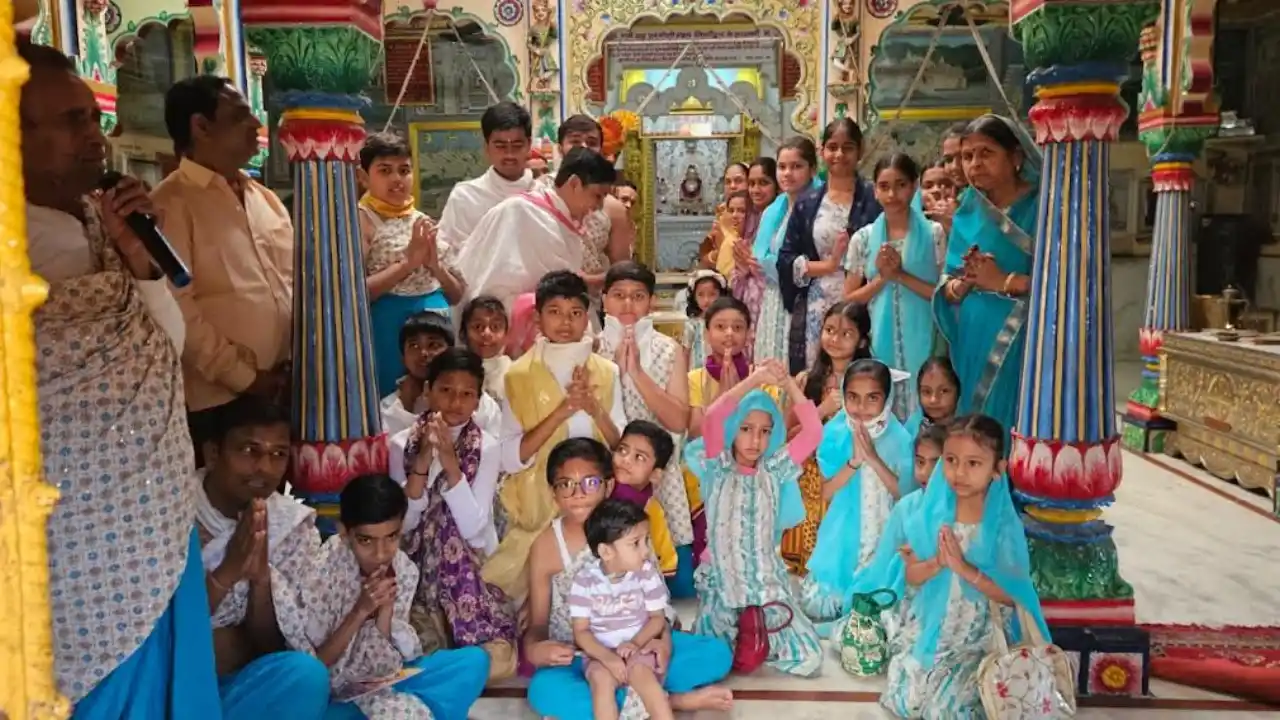 भगवान अजीतनाथ जैन मंदिर पर हुआ सामूहिक स्नात्र पूजन का आयोजन भगवान अजीतनाथ जैन मंदिर पर हुआ सामूहिक स्नात्र पूजन का आयोजन