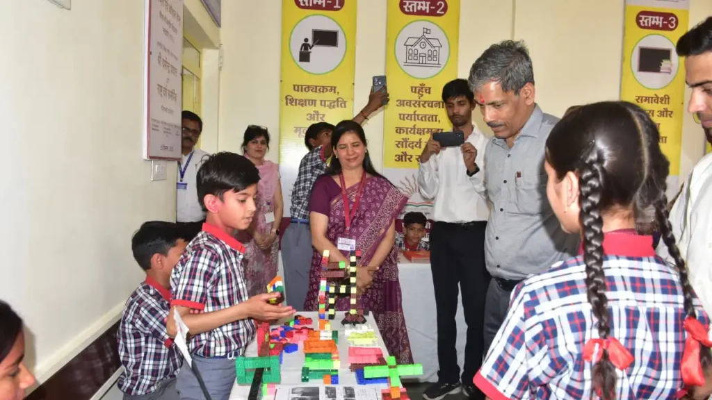 पीएमश्री स्कूल बूढ़ा एवं केंद्रीय विद्यालय मंदसौर का किया निरीक्षण