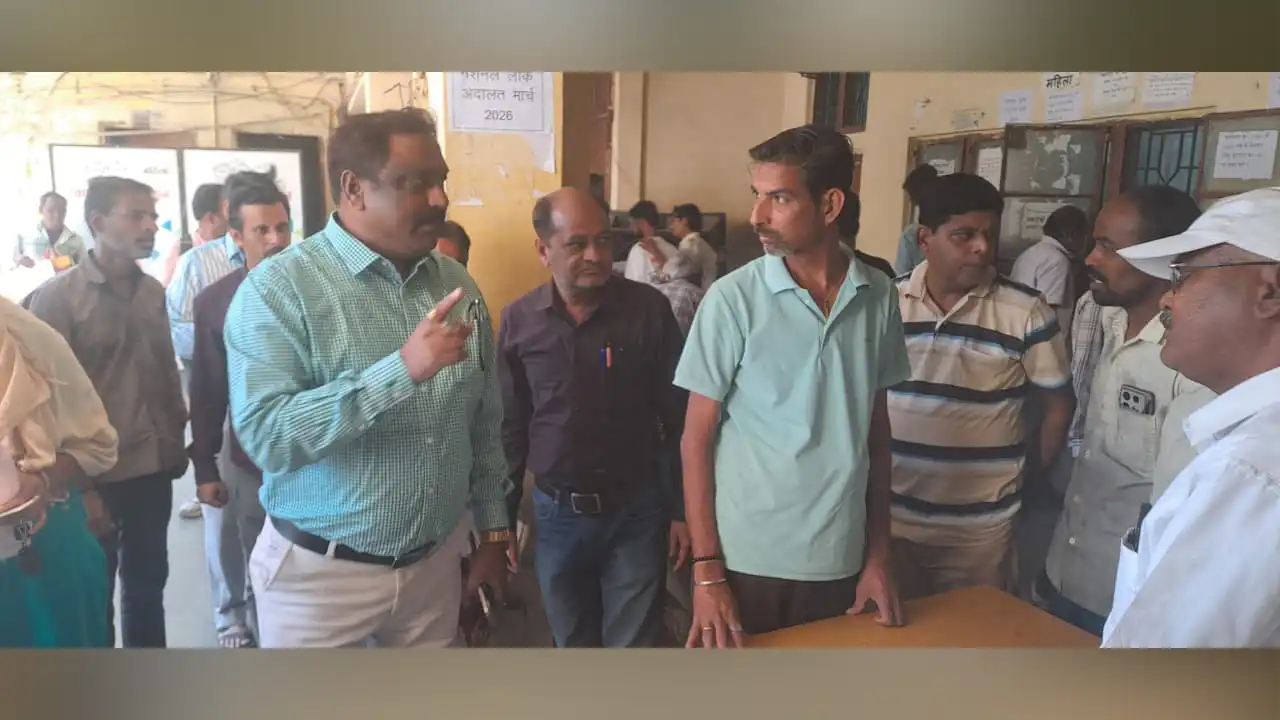 नपा कार्यालय में नेशनल लोक अदालत लगी, सीएमओ श्री सुमन ने किया निरीक्षण