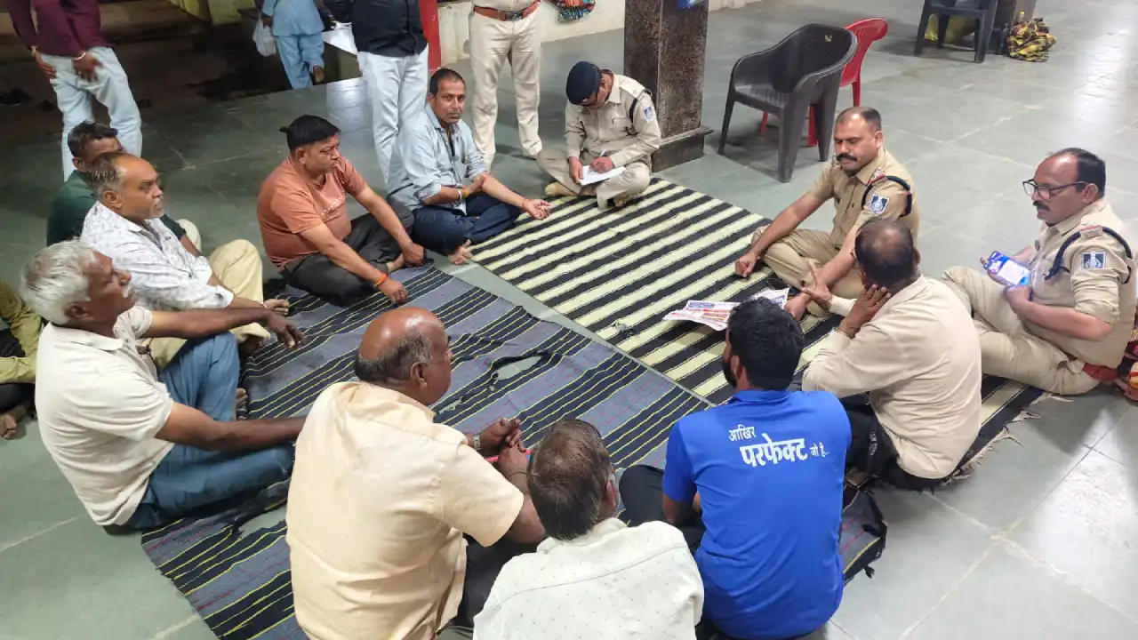 आवरी माताजी मेले के आयोजन को लेकर मेला समिति की पुलिस ने ली बैठक