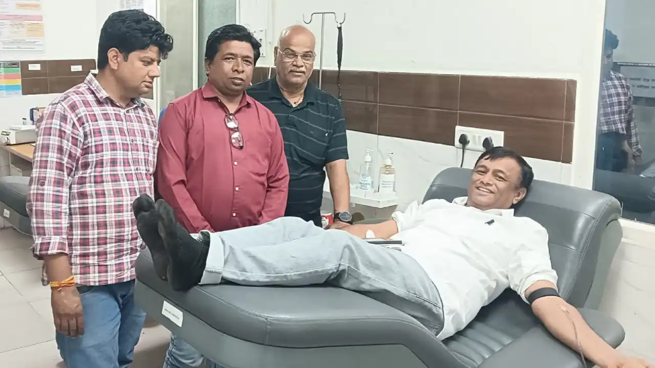 नवरात्रि का पावन पर्व: रक्तदान बन गया सच्ची आराधना का प्रतीक