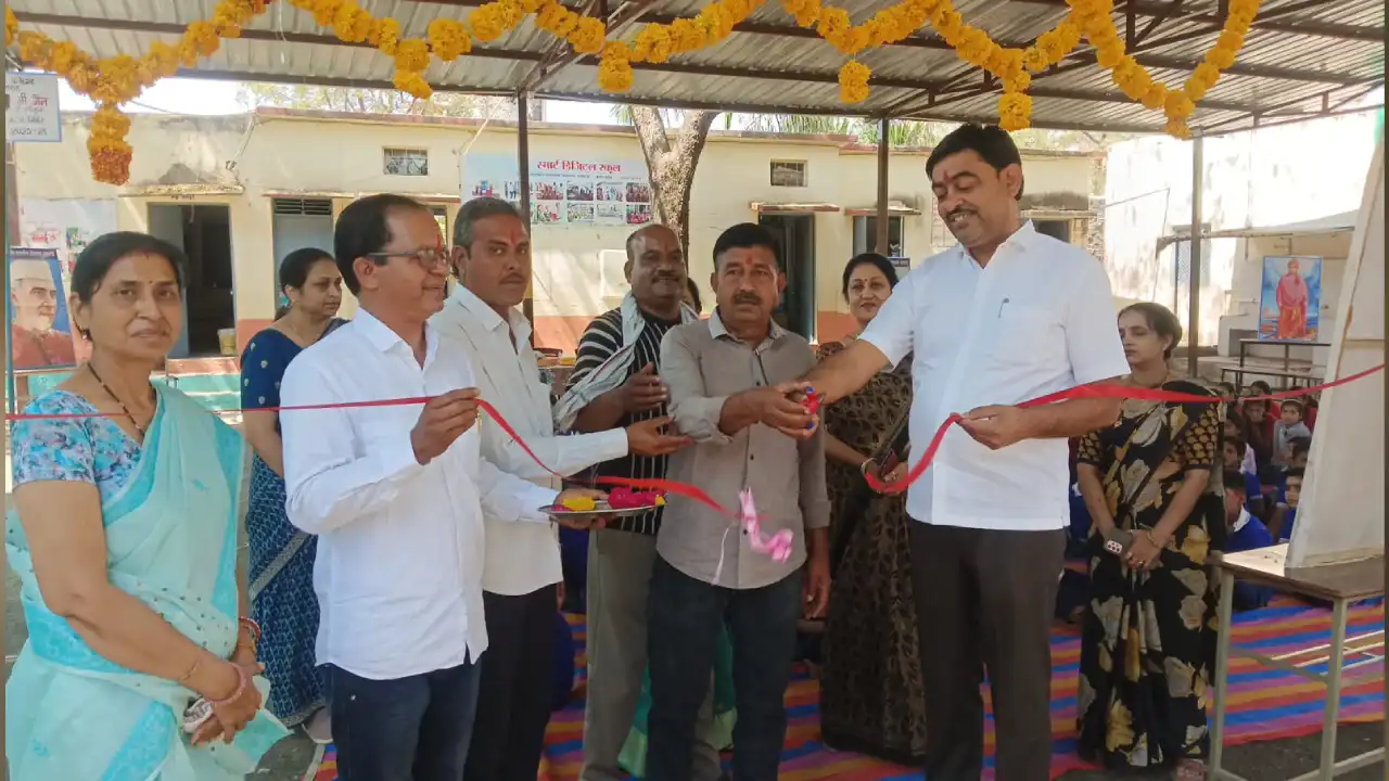 फतेहगढ़ विद्यालय में विधायक निधि से बने टीन शेड का लोकप्रिय विधायक विपिन जैन ने किया लोकार्पण